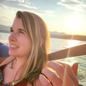 Meet your Posher, Laura